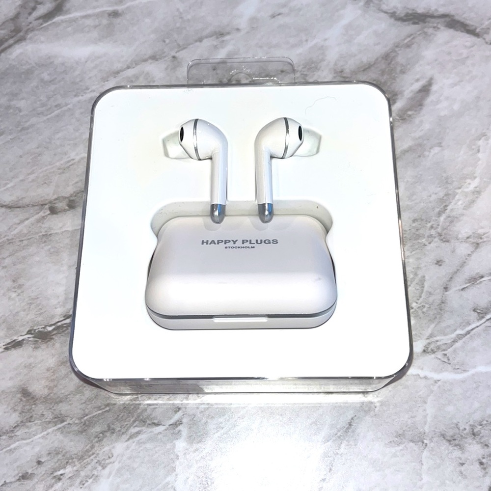 Happy plugs air plus in ear white w charging case